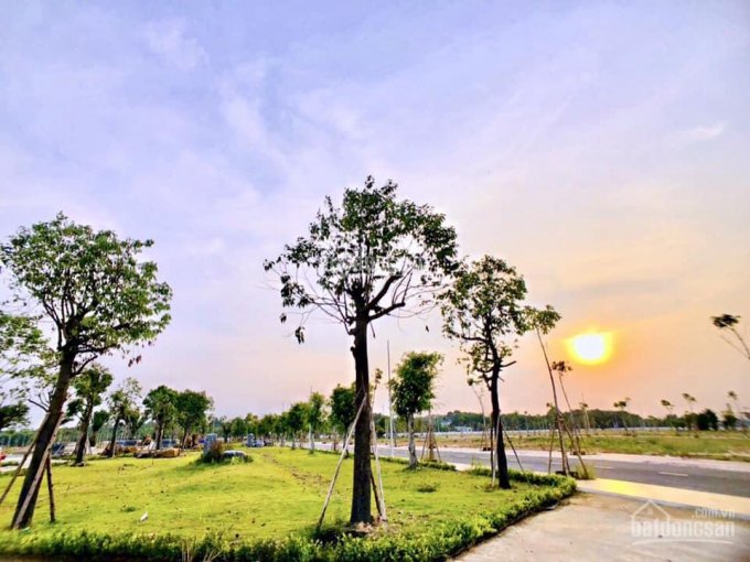 Bán nhà trả góp ngân hà ng, trung tâm thá» xã Bến Cát, chá» cần 500tr dá»n và o á» ngay, DT 100m2