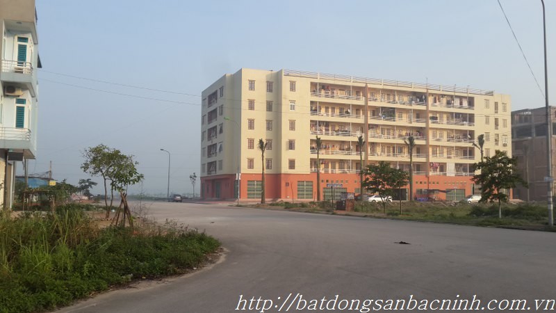 Bán 81 m2 đất sổ đỏ ,mặt đường Ngô Quyền ngay sau lưng trung tâm văn hóa thể thao thành phố