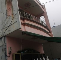Ban gap nha mặt tiền