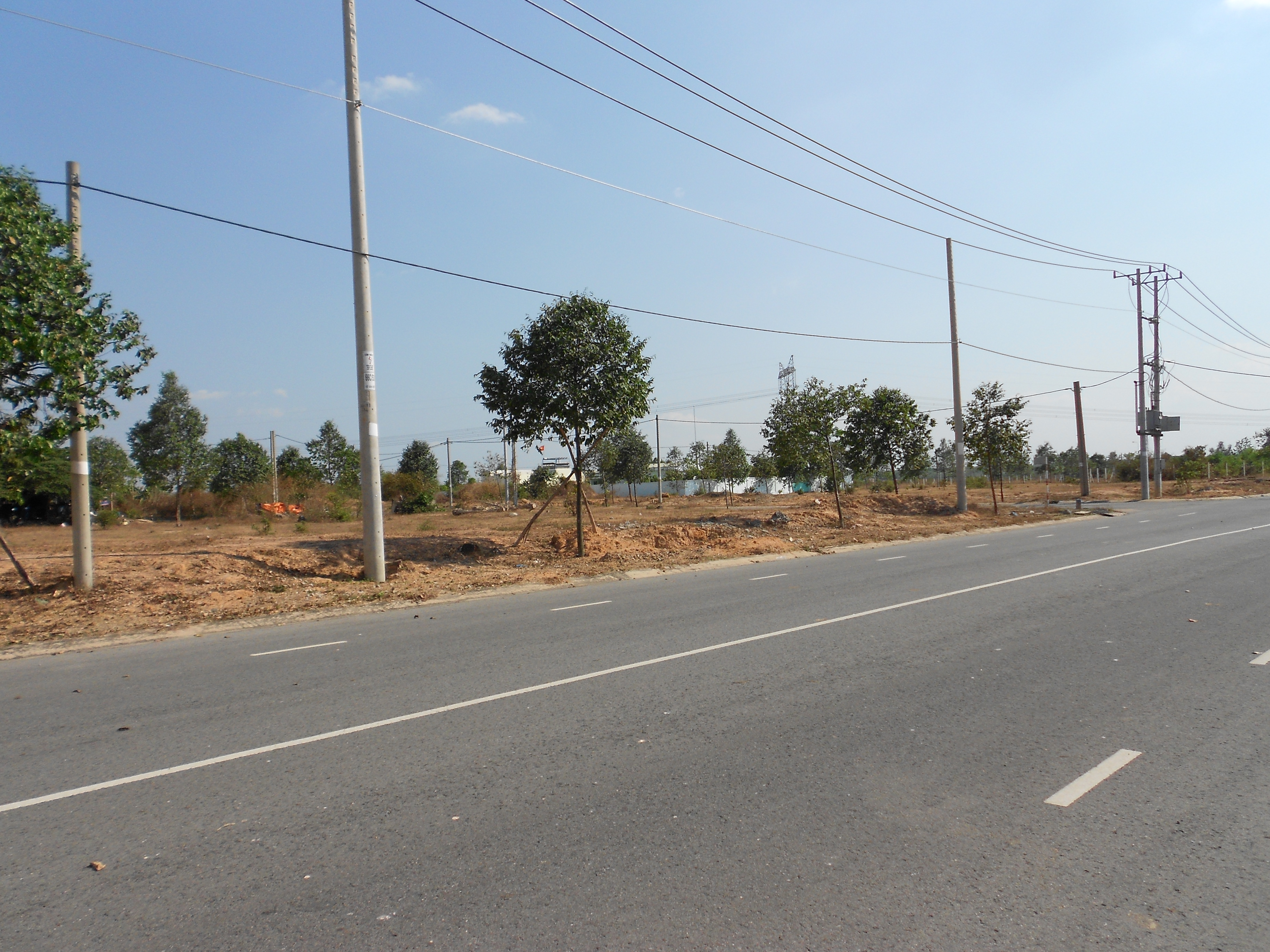 dat nha xuong tan uyen binh duong 20000m2 ban 32 ty