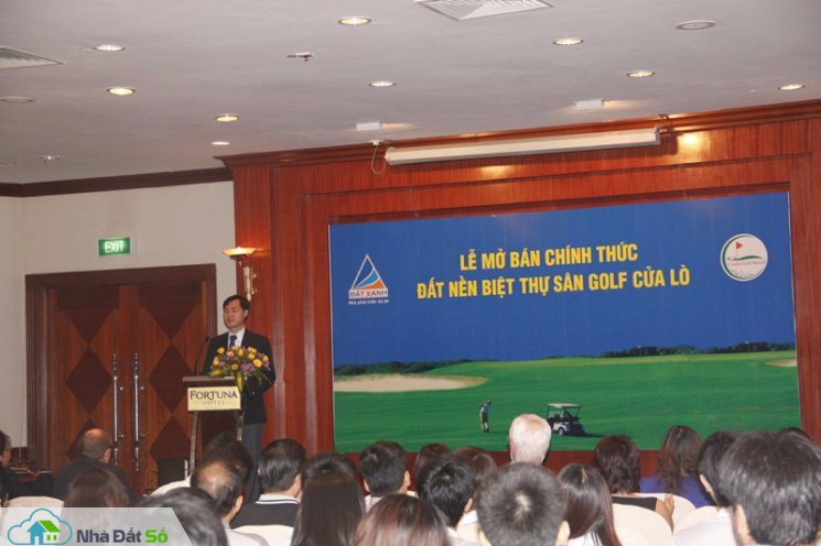 ban dat tai cua lo 45tr m2 hai duong 30m di thang ra bai bien canh ubnd truong cap 3