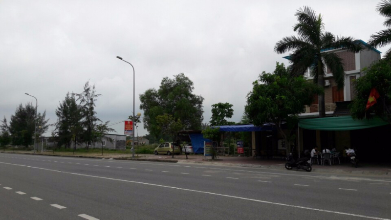 ban dat tai cua lo 45tr m2 hai duong 30m di thang ra bai bien canh ubnd truong cap 3