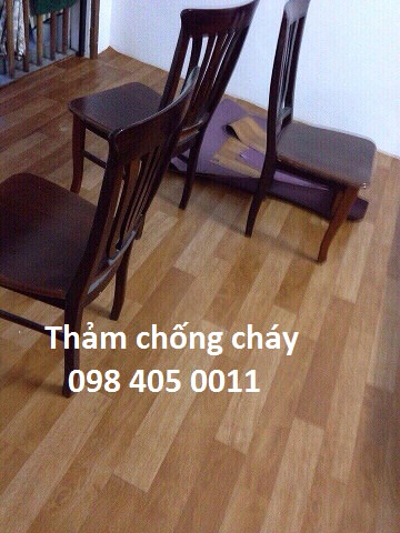 tham nhua van go gia re trai phong khach 098 4050011