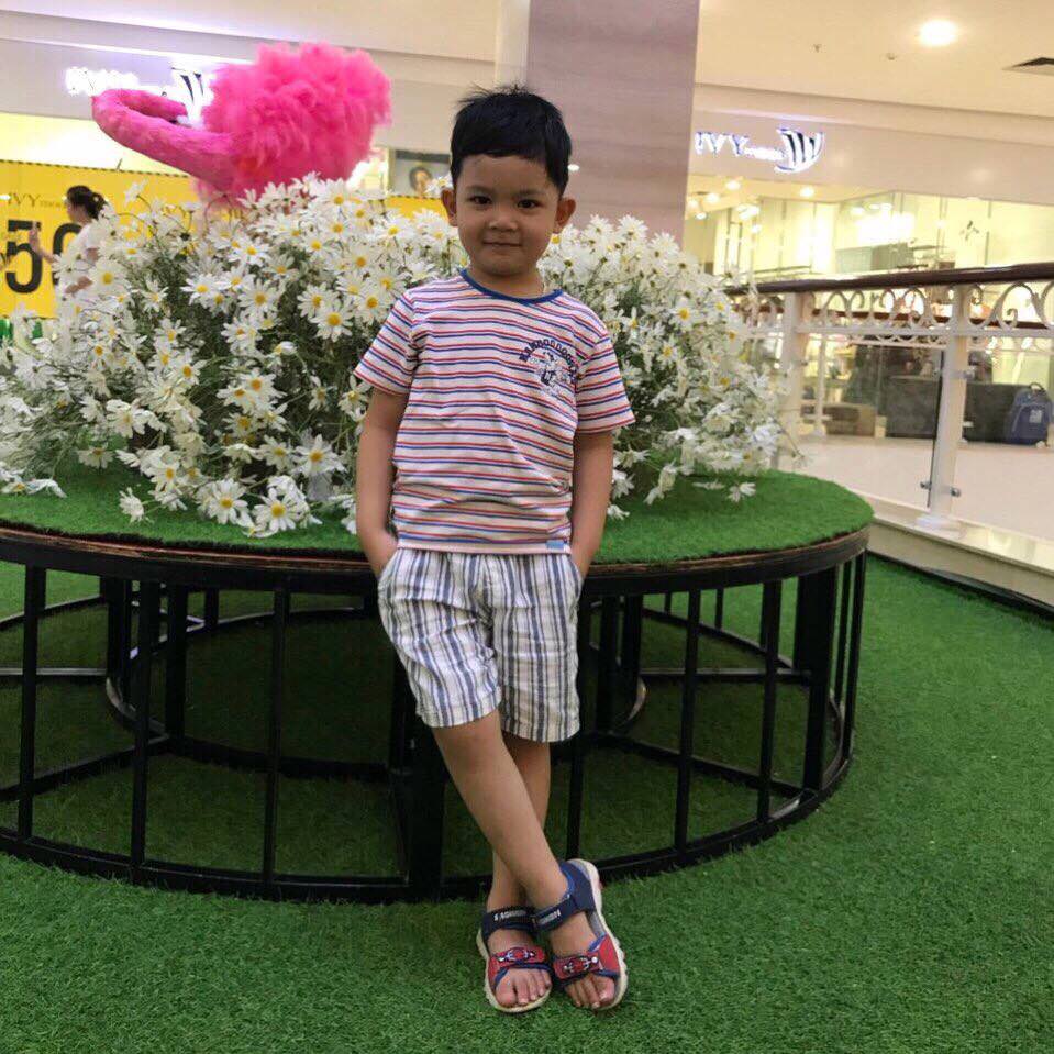 co nhan tao 2cm co nhua giam gia 098 405 0011