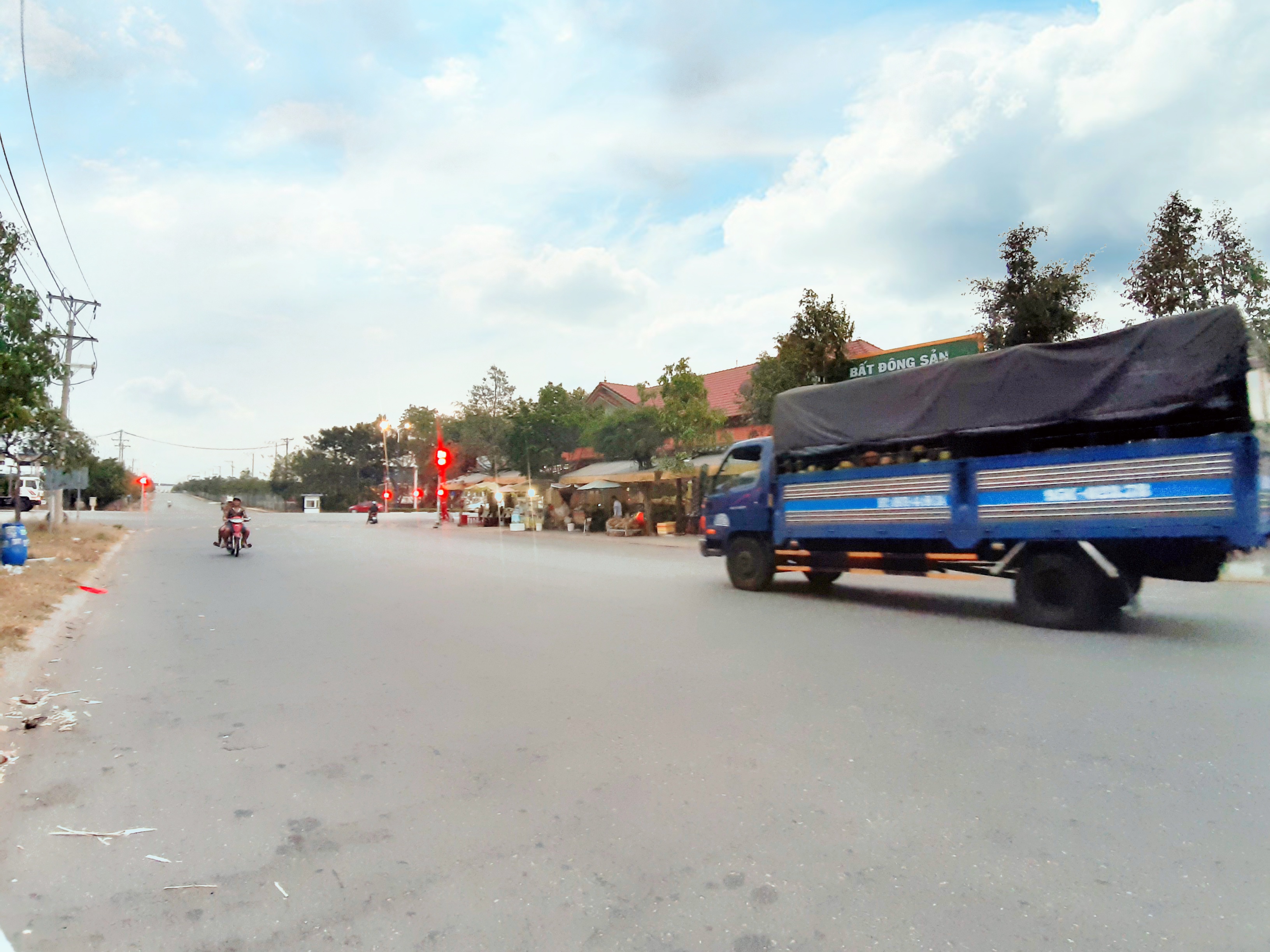 gia dat my phuoc 3 binh duong duong 16m thong thang