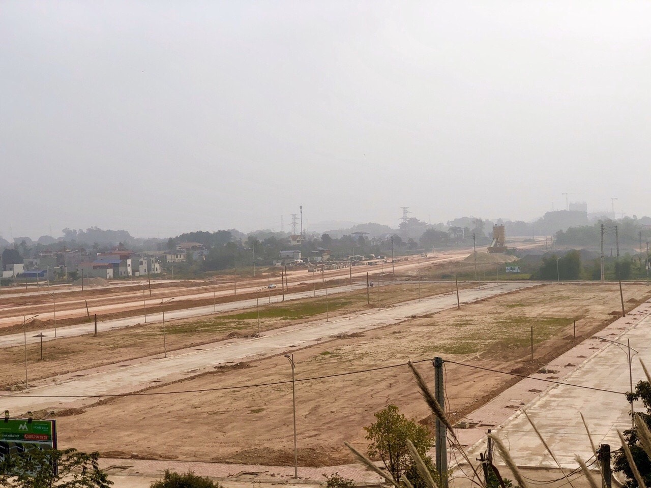 ban lo biet thu nam tren dai lo vang rong 120m