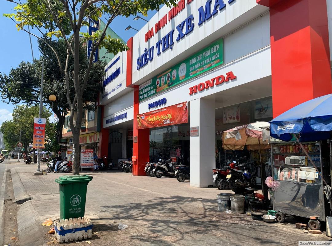 ban nha mt kinh duong vuong dt 20x30 dat 551m2 gia 70 ty lh0937245023