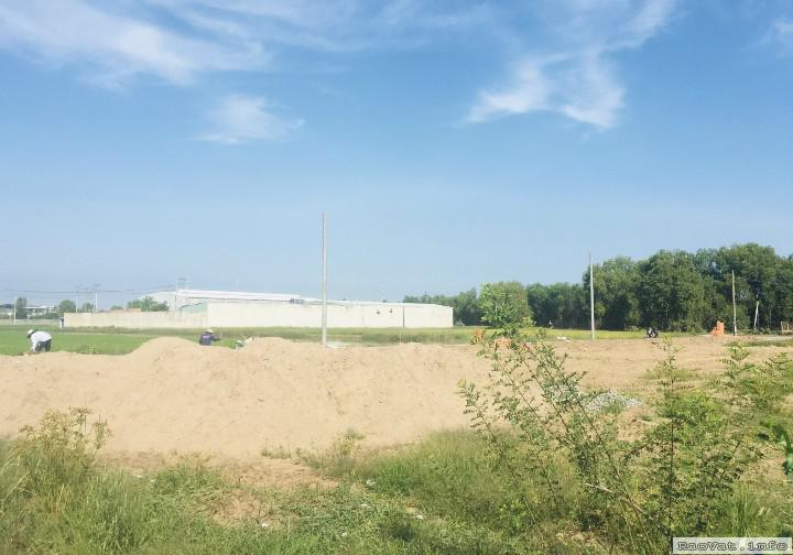 ban dat ngay trung tam cum cong nghiep huyen duc hoa chi 770tr 108m2 lh0777812226